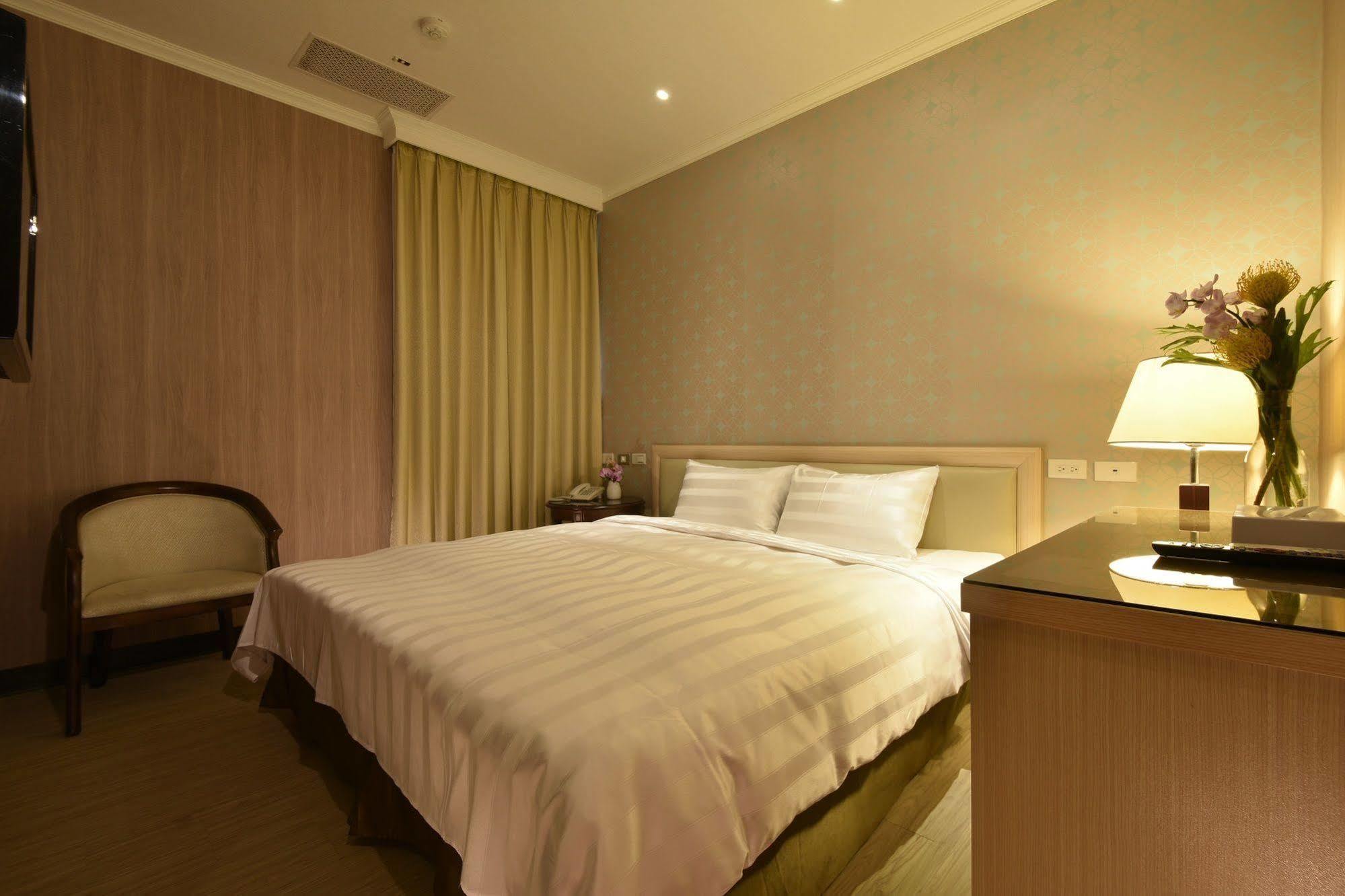 A Casa Hotel Taoyuan Bagian luar foto